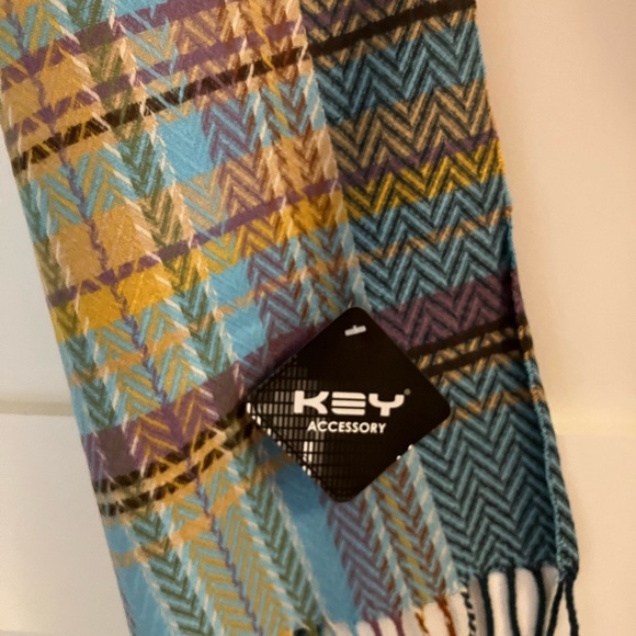 NWT pashmina - Picture 3 of 4